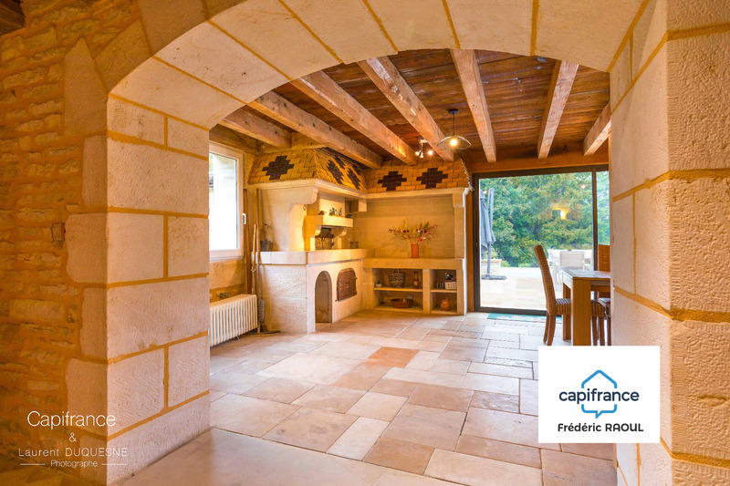 Maison - 240 m² - 8 pièces