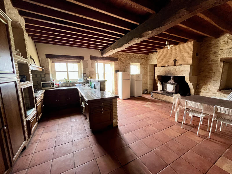 Maison - 548 m² - 12 pièces