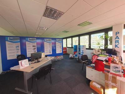 Bureau - 390 m²