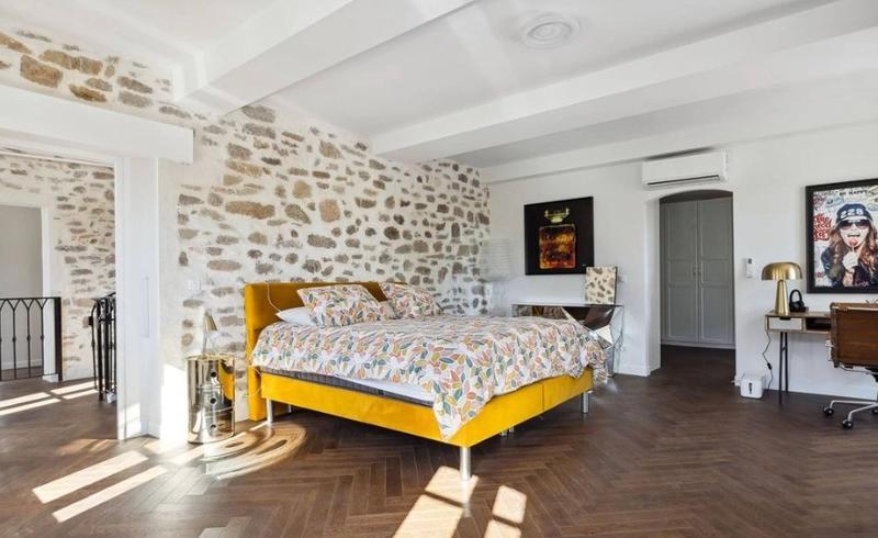 Mas - 800 m² - 15 pièces