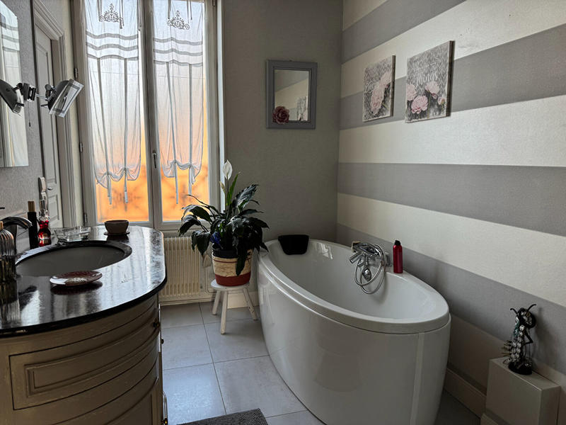 Maison - 182 m² - 8 pièces