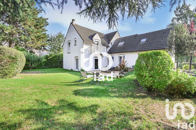 Maison - 230 m² - 8 pièces