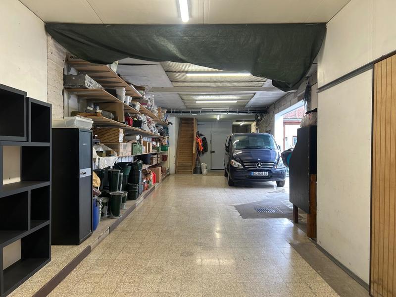 Maison - 323 m² - 6 pièces