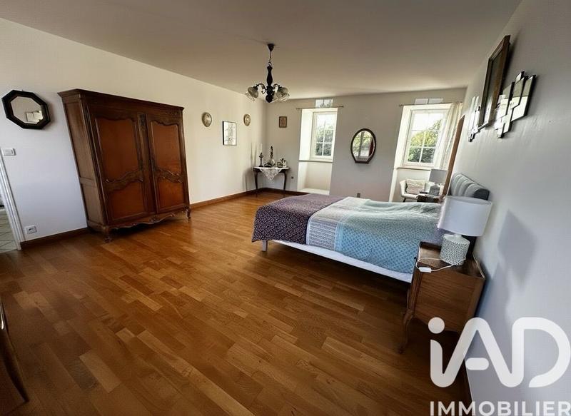 Maison - 202 m² - 6 pièces