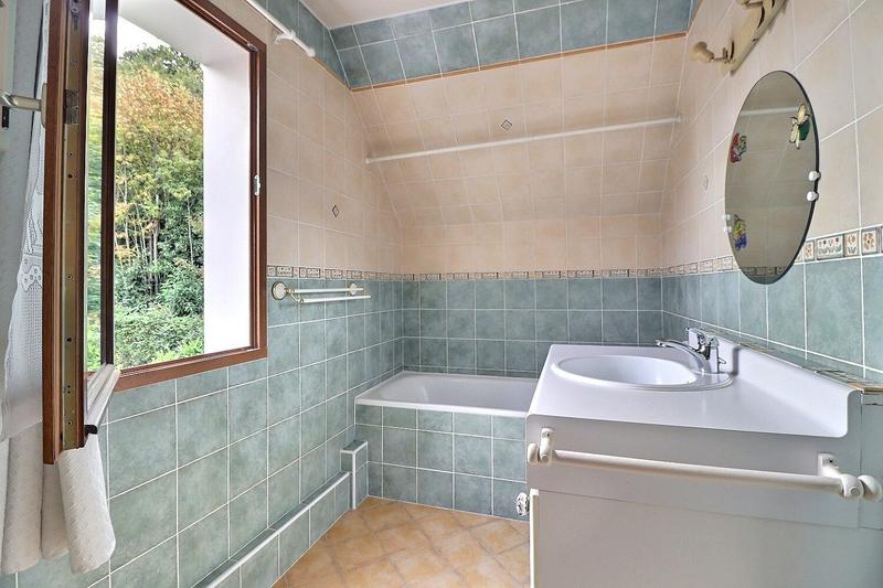 Maison - 167 m² - 8 pièces