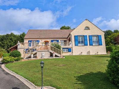 Maison - 269 m² - 8 pièces