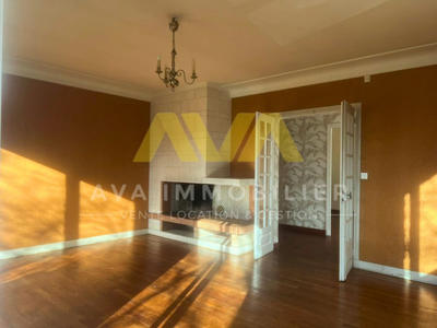 Maison - 202 m² - 8 pièces