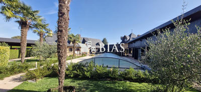 Maison - 360 m² - 6 pièces