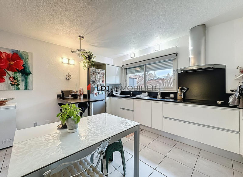 Appartement - 108 m² - 4 pièces