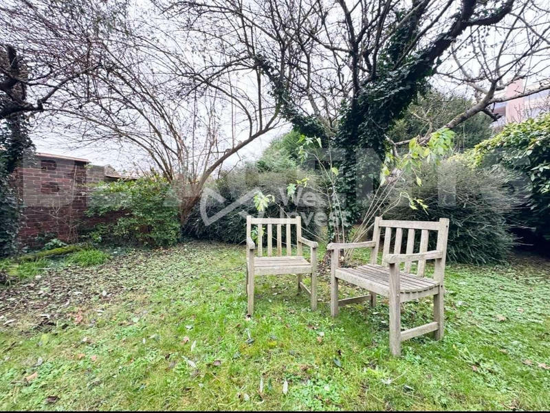 Maison - 309 m² - 12 pièces