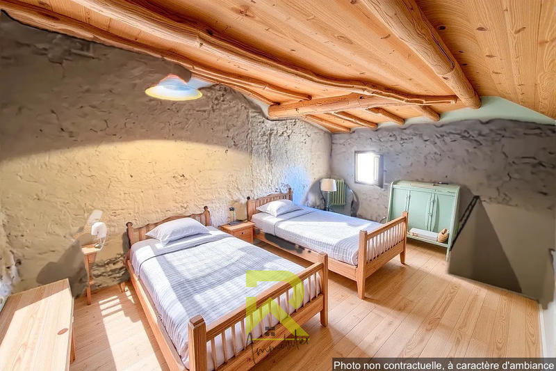 Maison de village - 94 m² - 6 pièces