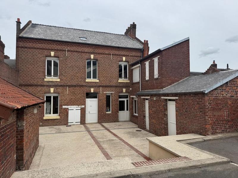 Maison - 200 m² - 8 pièces