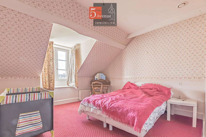 Maison - 430 m² - 11 pièces