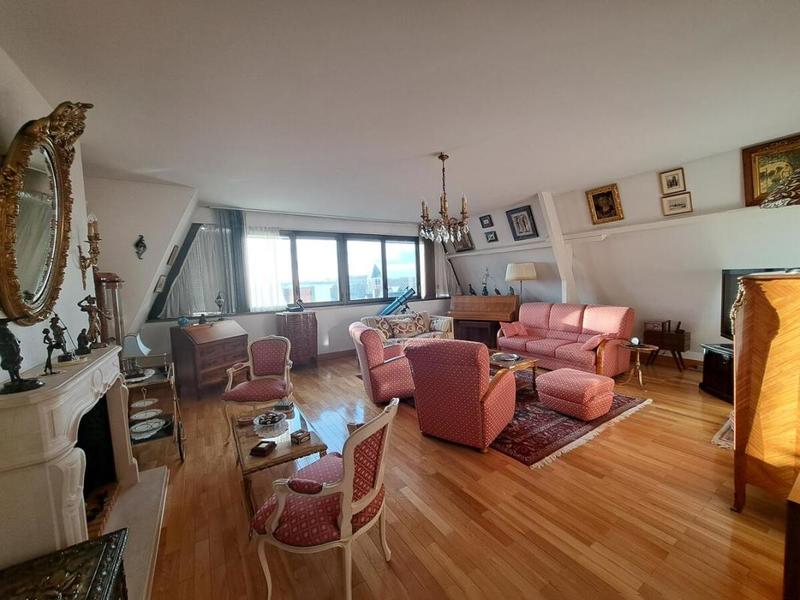 Appartement - 181 m² - 8 pièces