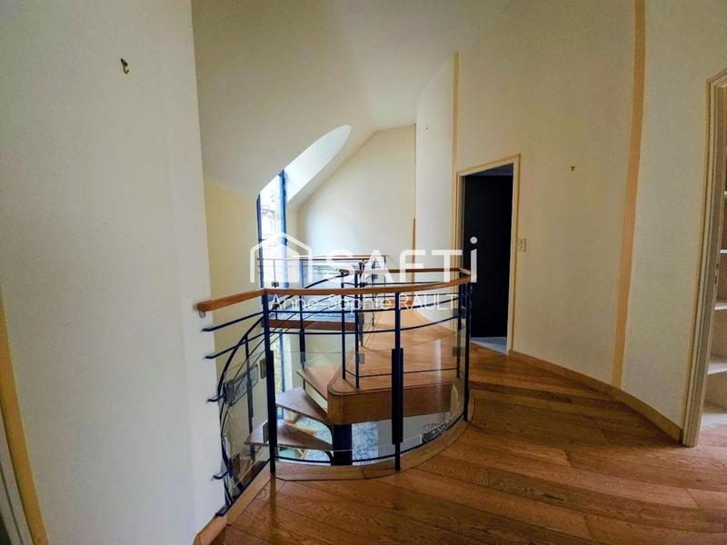 Maison - 171 m² - 6 pièces