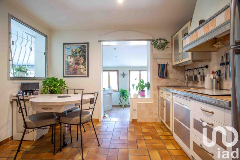 Maison - 223 m² - 8 pièces