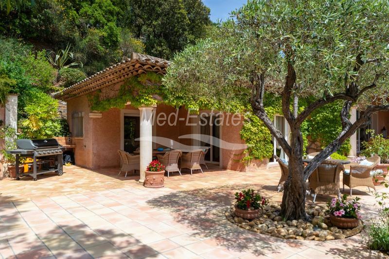 Propriété - 230 m² - 7 pièces