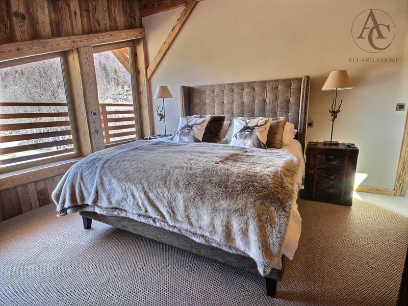 Châlet - 300 m² - 8 pièces