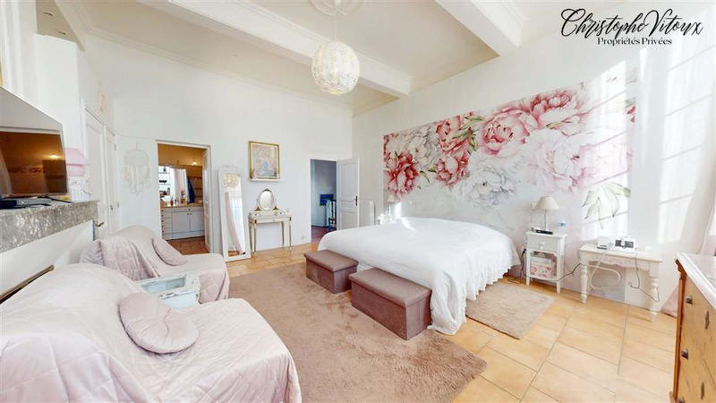 Maison - 288 m² - 8 pièces