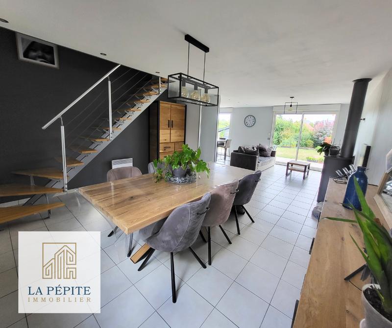 Maison - 122 m² - 6 pièces