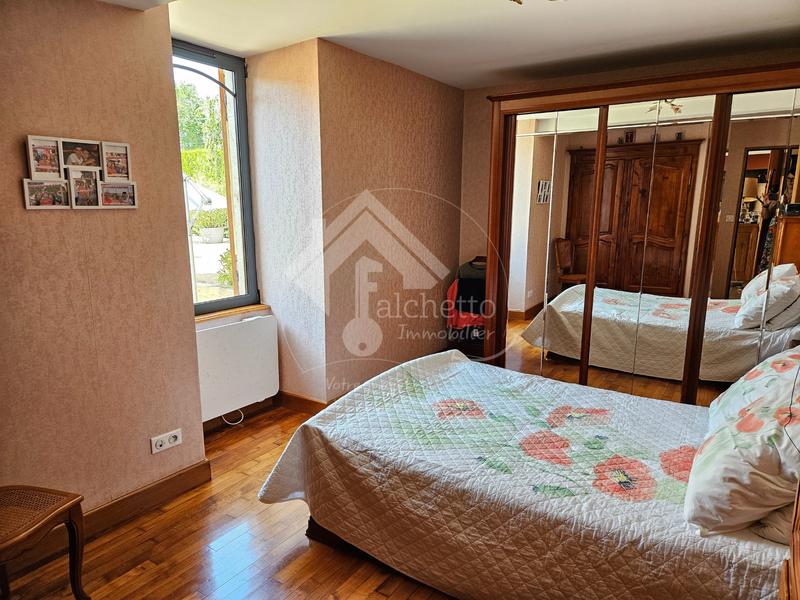 Propriété - 298 m² - 8 pièces