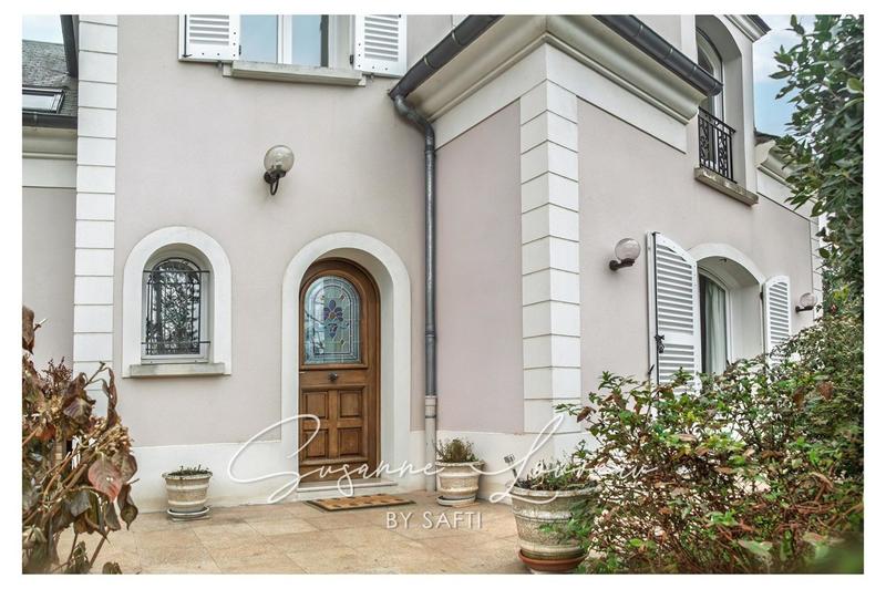 Villa - 215 m² - 9 pièces