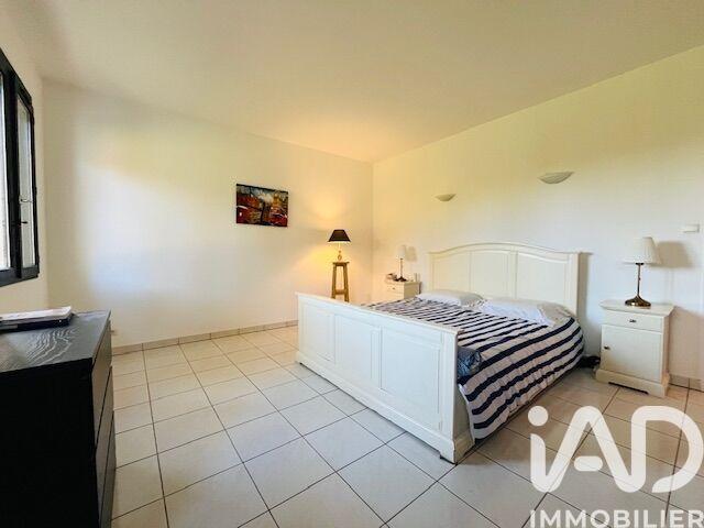 Maison - 246 m² - 8 pièces