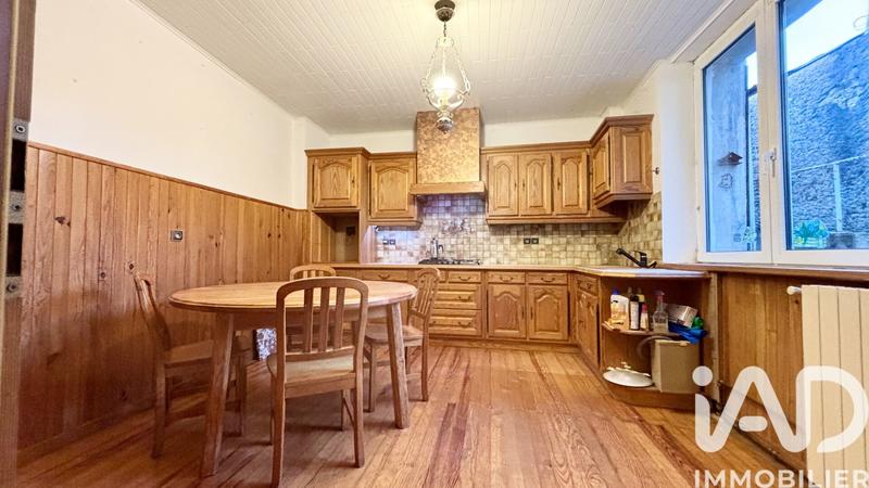 Maison - 300 m² - 13 pièces