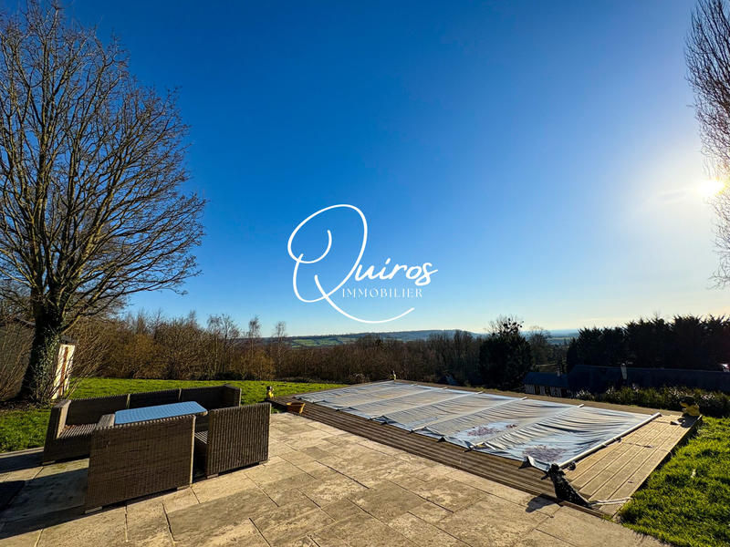 Maison - 318 m² - 11 pièces