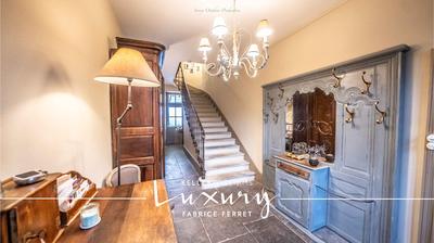 Maison - 465 m² - 14 pièces