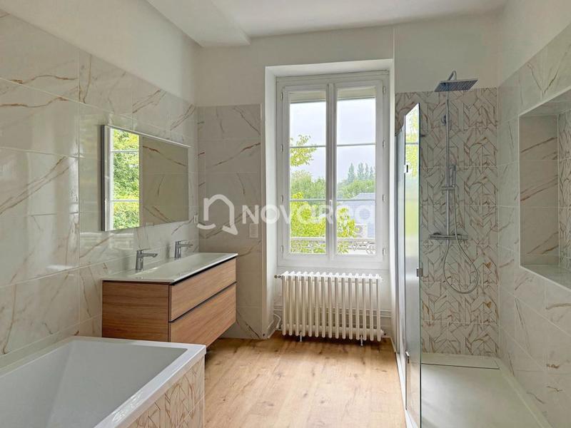 Villa - 302 m² - 7 pièces