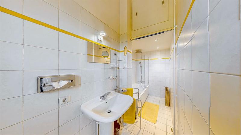 Appartement - 140 m² - 5 pièces