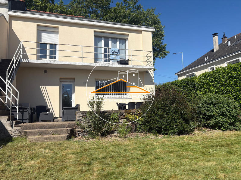 Maison traditionnelle - 105 m² - 6 pièces