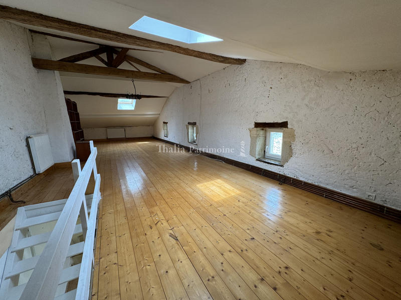 Maison - 220 m² - 8 pièces