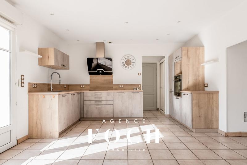 Maison - 259 m² - 7 pièces