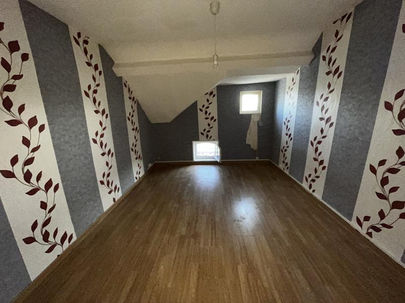 Maison - 121 m² - 6 pièces