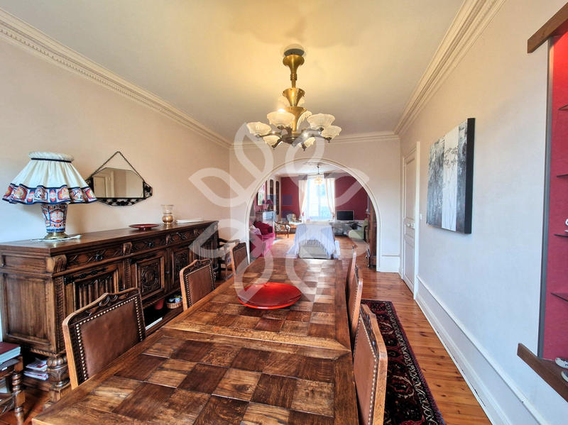 Maison - 291 m² - 8 pièces