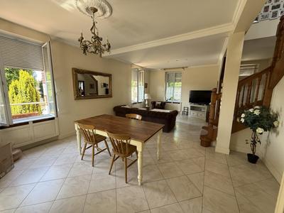 Maison - 158 m² - 7 pièces