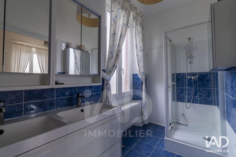 Maison - 283 m² - 12 pièces