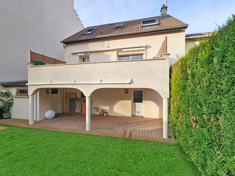 Maison traditionnelle - 107 m² - 7 pièces