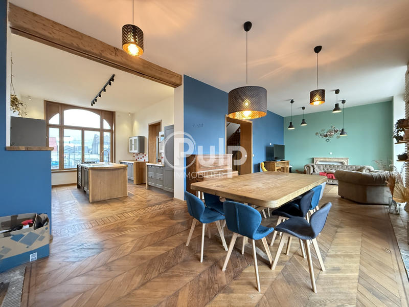 Maison - 300 m² - 9 pièces