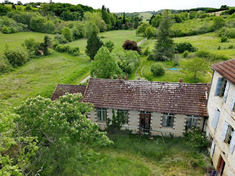 Maison - 410 m² - 8 pièces