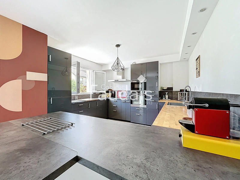 Maison - 121 m² - 6 pièces