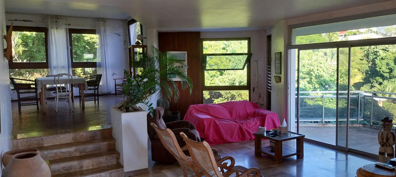 Maison - 230 m² - 6 pièces