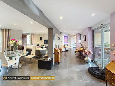 Appartement - 135 m² - 6 pièces