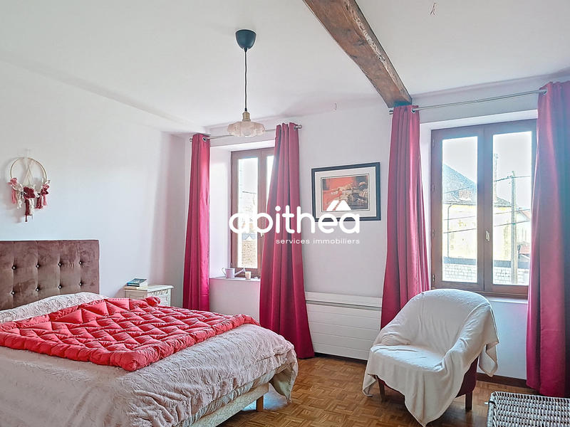 Maison - 237 m² - 10 pièces