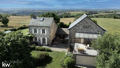 Corps de ferme - 251 m² - 11 pièces