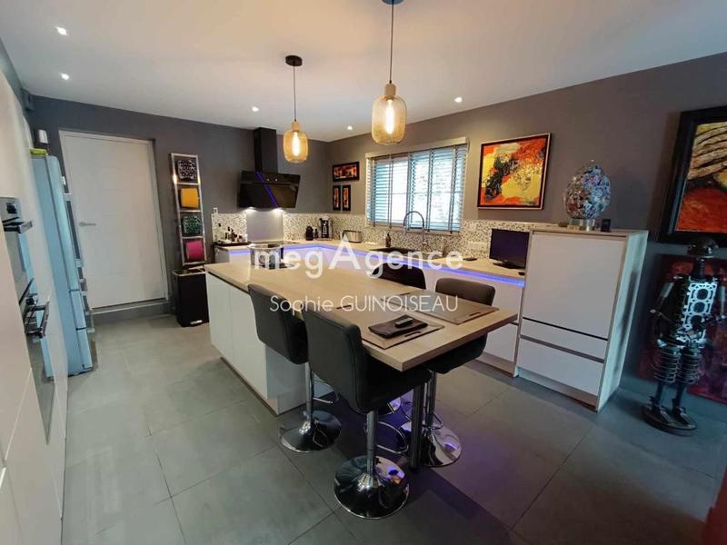 Maison - 176 m² - 6 pièces