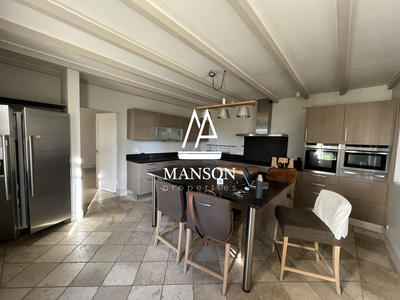 Maison - 350 m² - 10 pièces