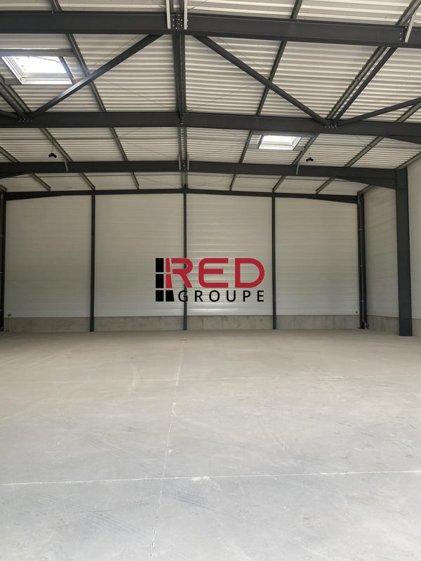 Entrepôt - 330 m²